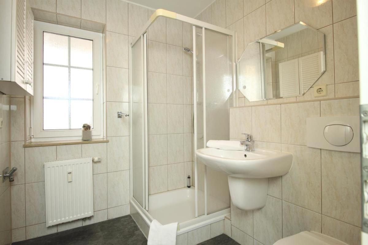 Ferienhaus Am Yachthafen, Moewe Apartment Росток Екстериор снимка